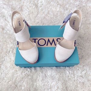 *NWT* TOMS Majorca Closed Toe Dress Sandal 8.5